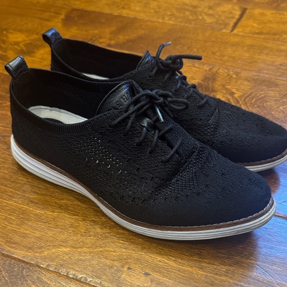 Women’s Lightweight Knit Lace-Up Sneakers - Black